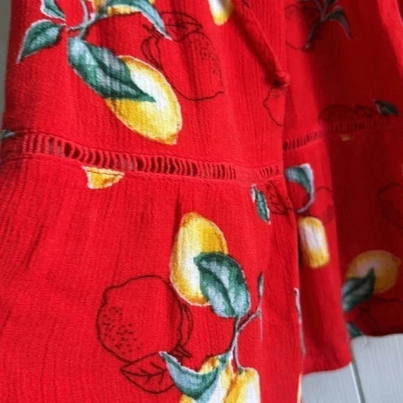 CRESCENT Women's Lemon 🍋 Red Top Size M - Picture 6 of 7